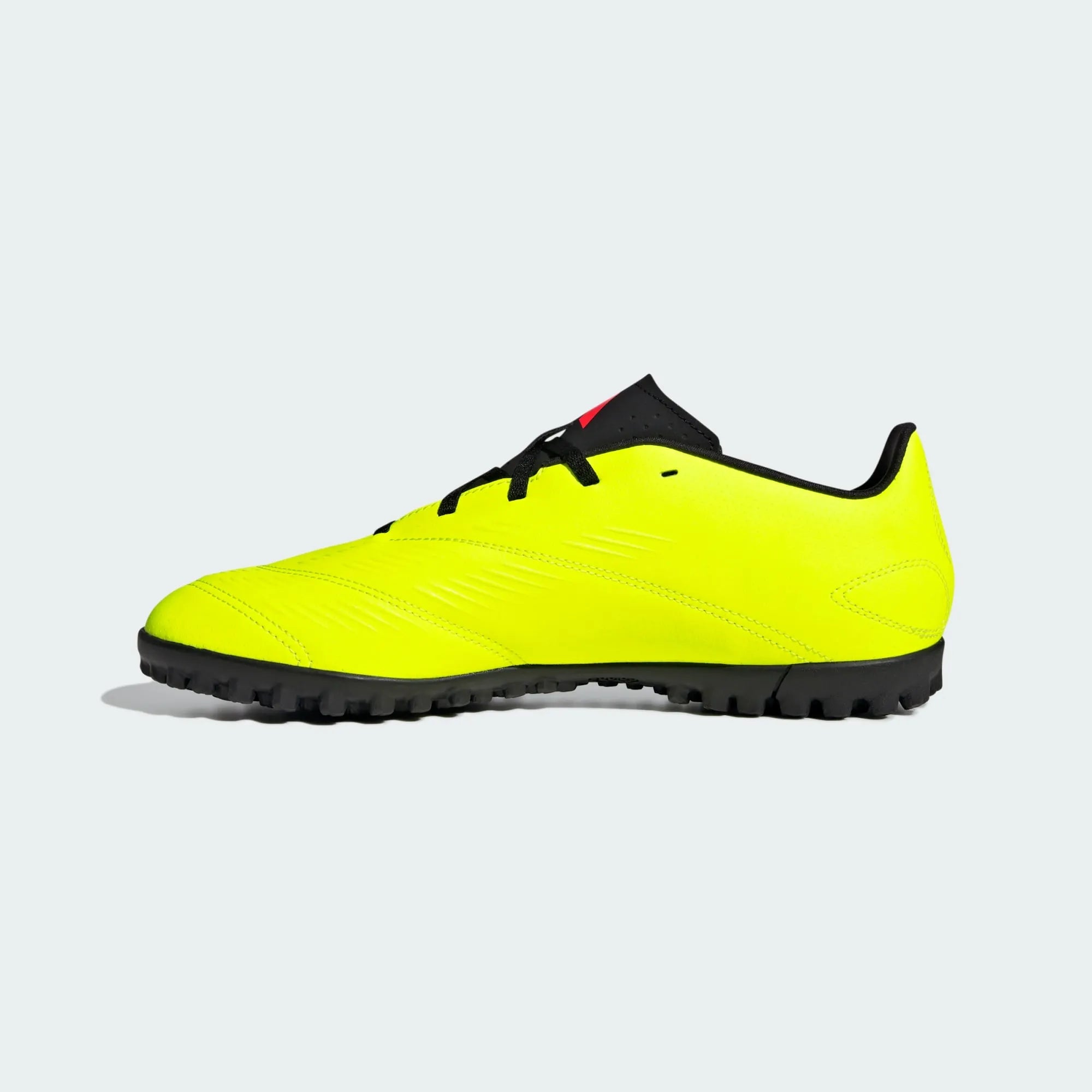 tenis adidas predator club tf